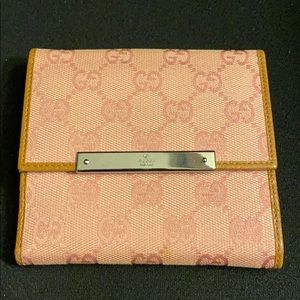 Gucci Pink women’s wallet
